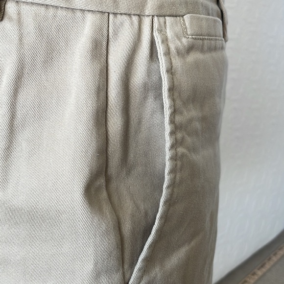 Lands’ End khaki shorts - Picture 4 of 9